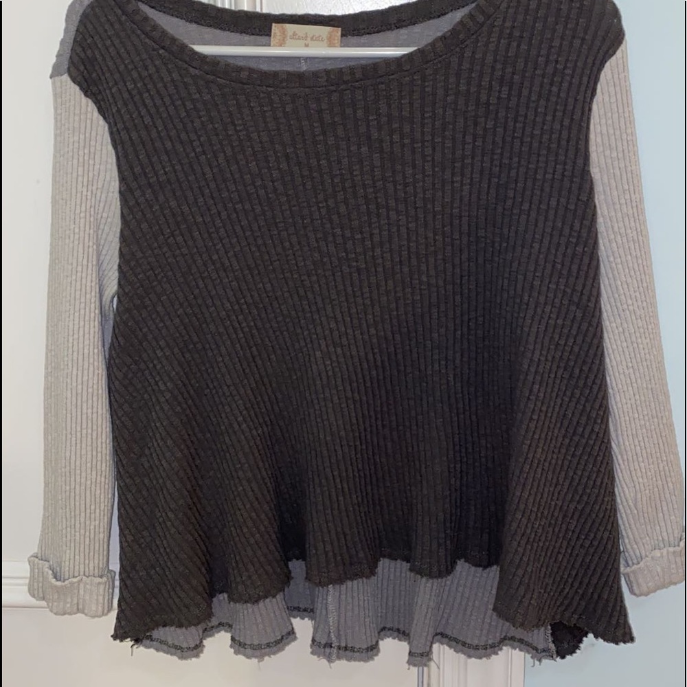 Grey long sleeve sweater